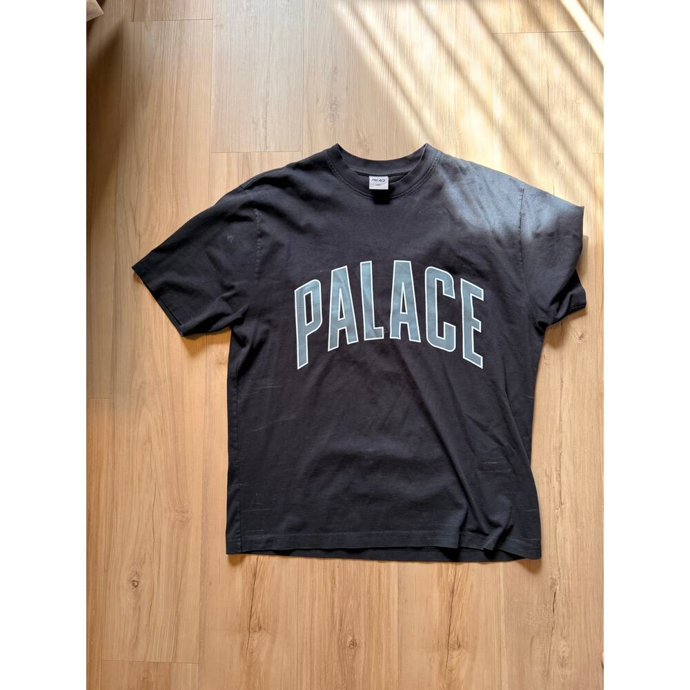 Palace T-shirt with palace logo